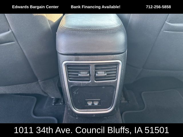 2020 Chrysler 300 Touring photo 12