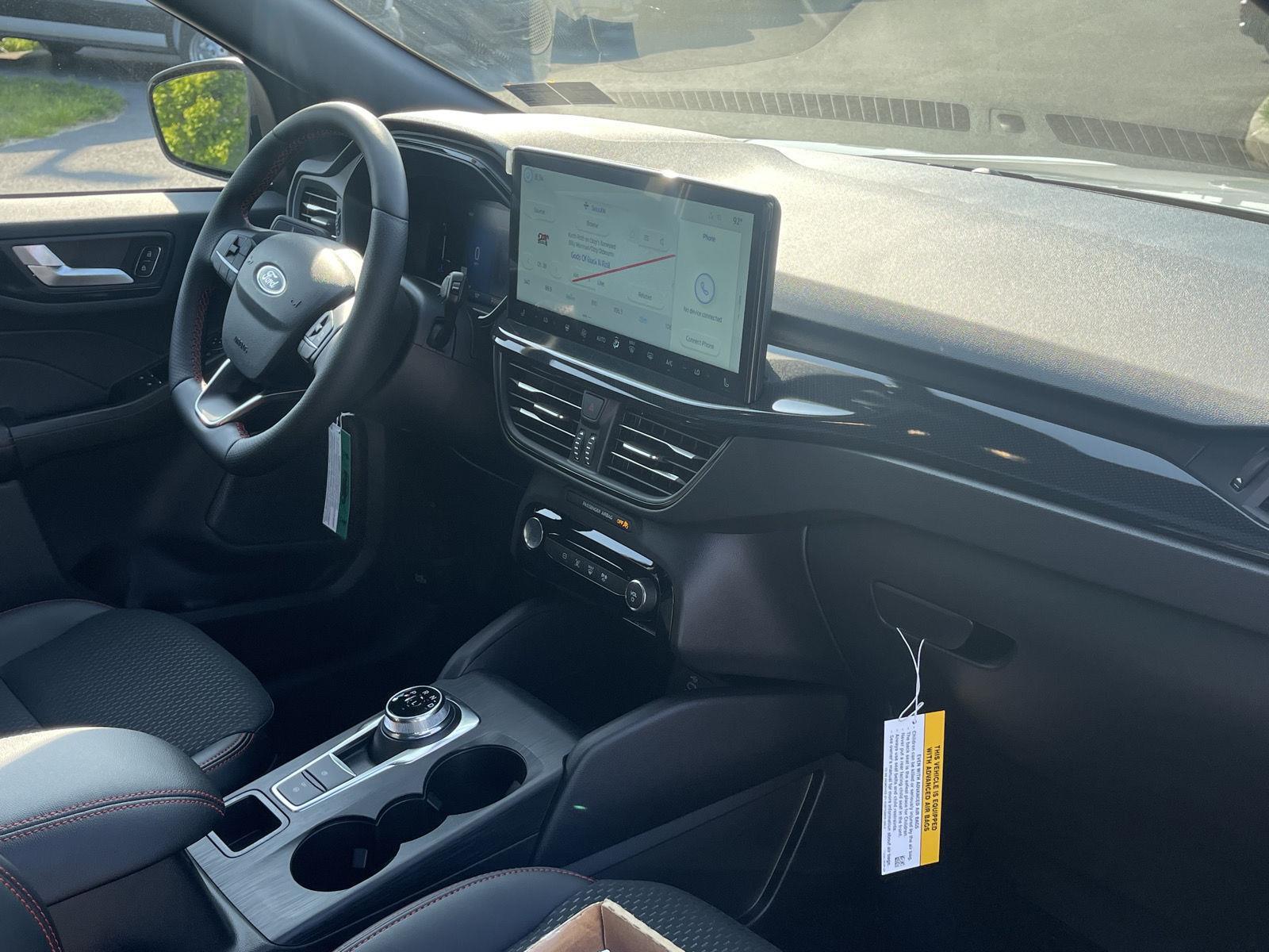 2025 Ford Escape ST-Line Select photo 14