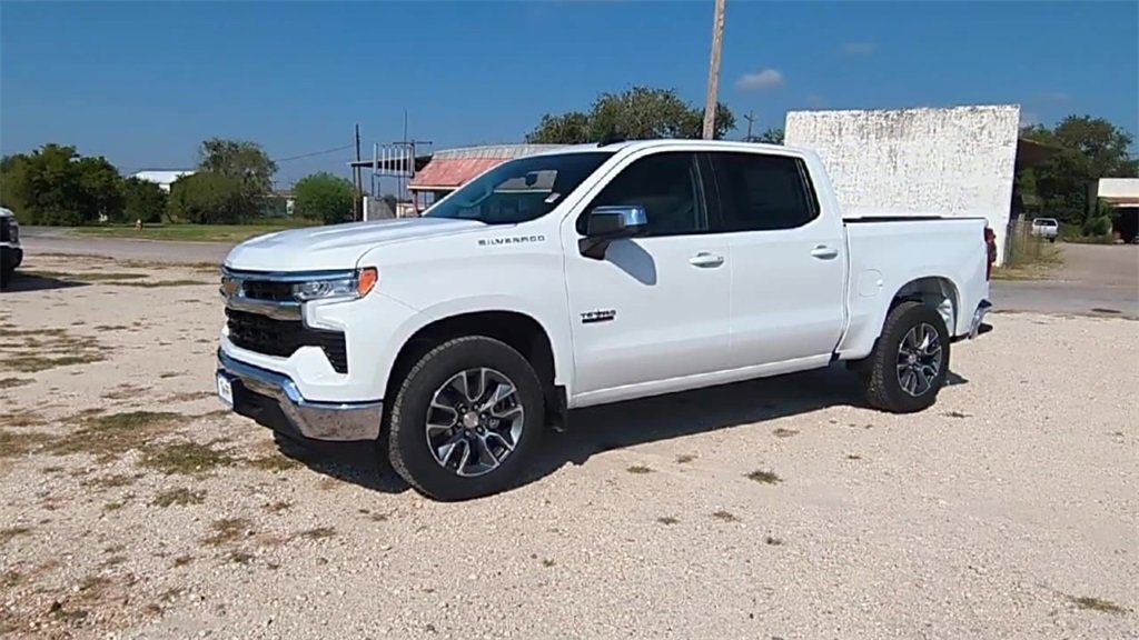 2026 Chevrolet Silverado 1500 LT photo 4