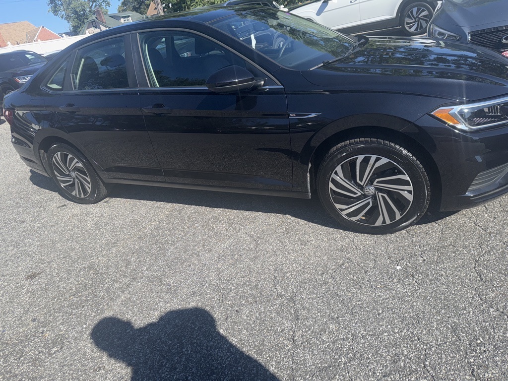 2020 Volkswagen Jetta SEL photo 3