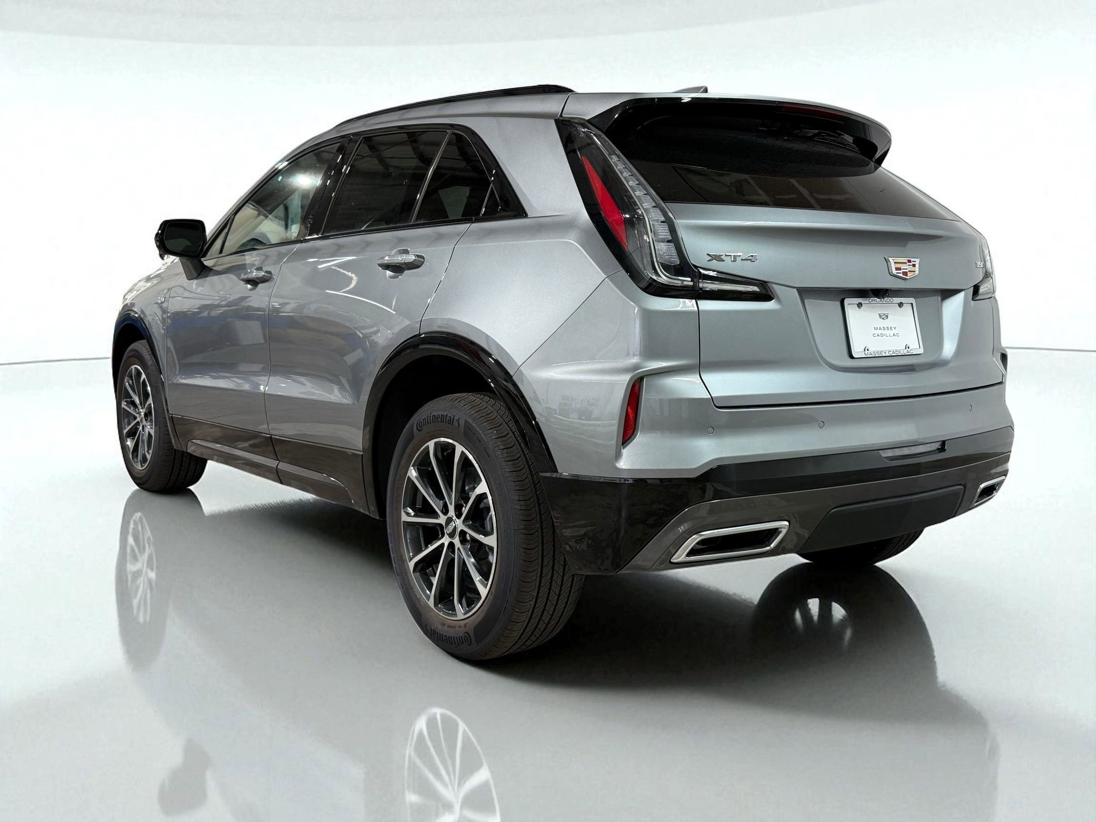 2025 Cadillac XT4 Sport photo 2