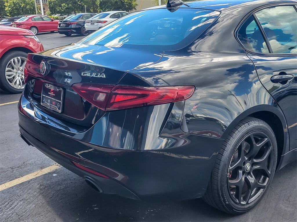 2023 Alfa Romeo Giulia Ti photo 5
