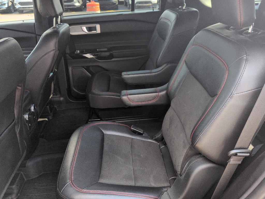 2022 Ford Explorer ST-Line photo 3