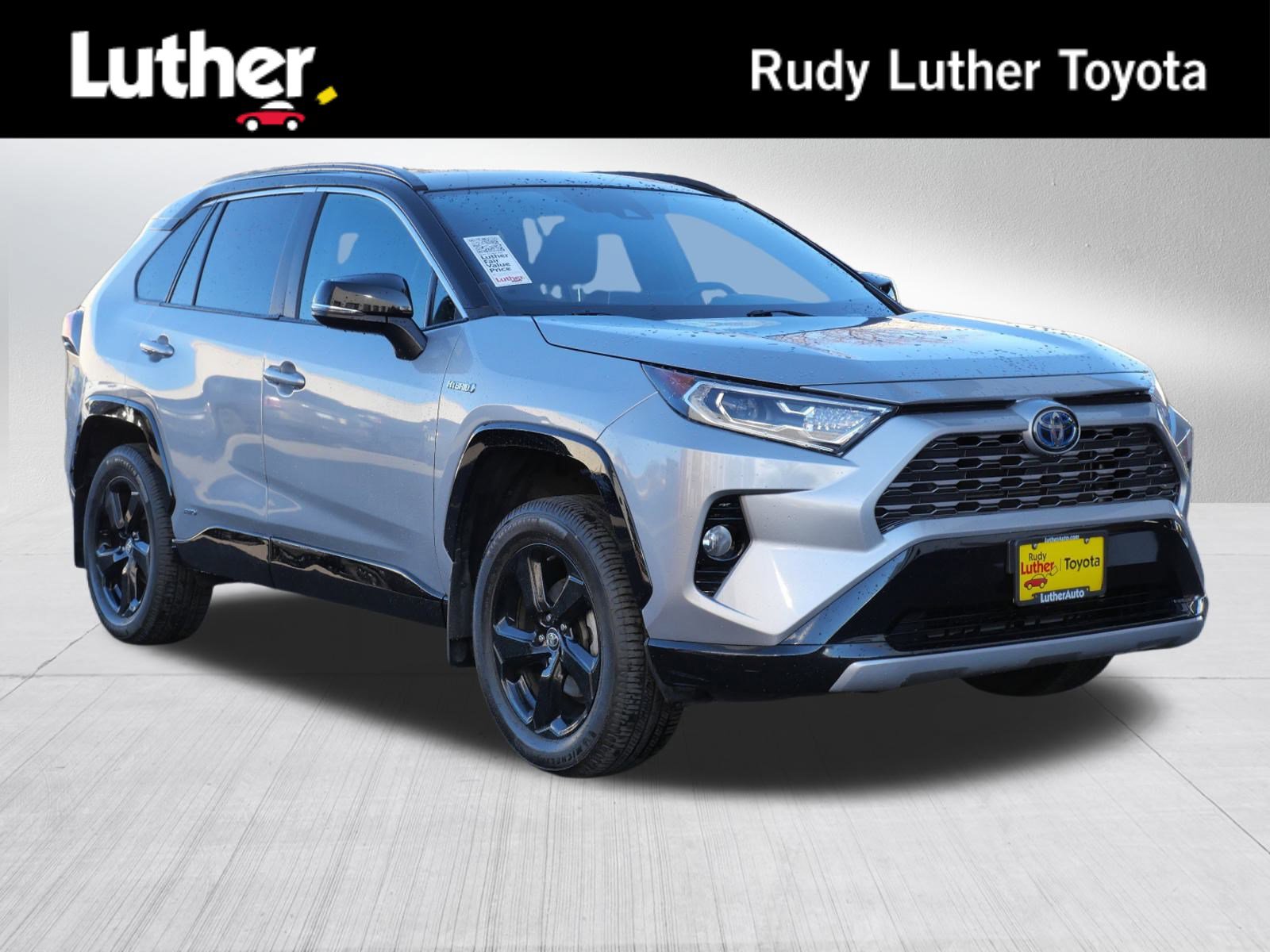 2021 Toyota RAV4 XSE's photo