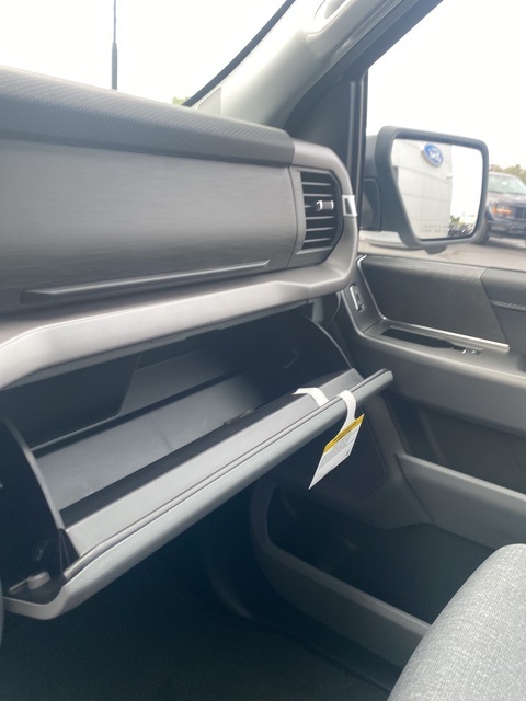 2025 Ford F-150 XLT photo 32