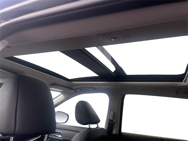 2026 Nissan Rogue Platinum photo 9