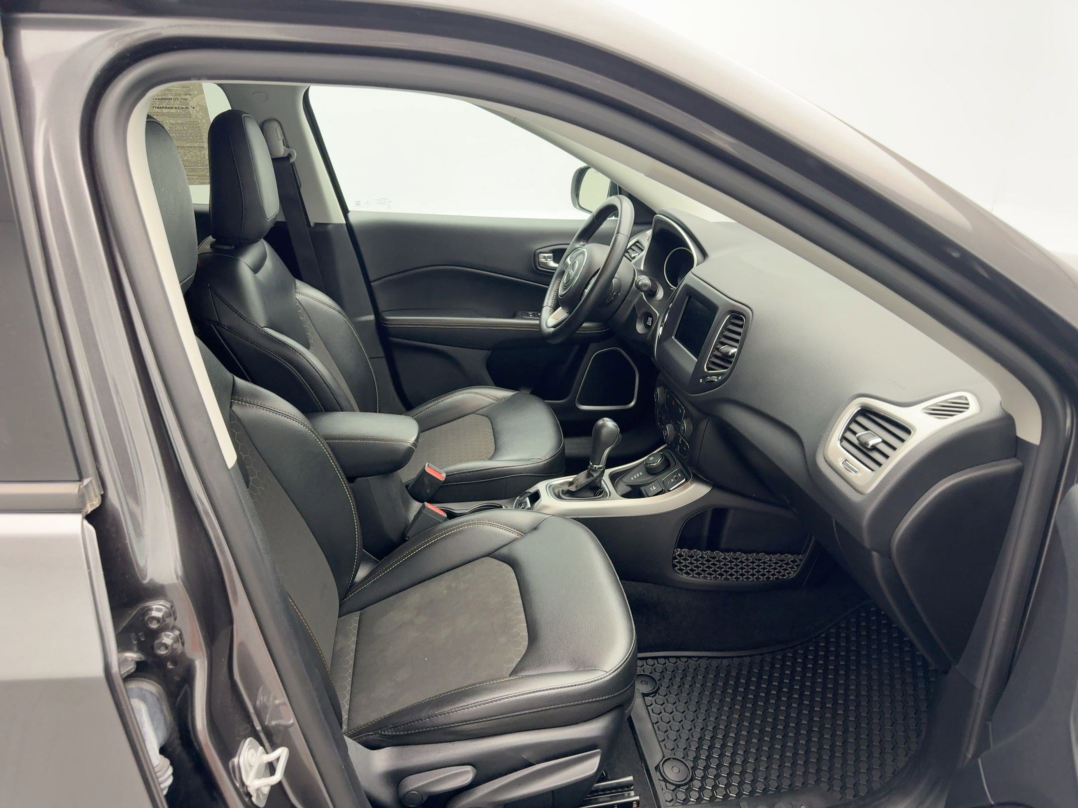 2020 Jeep Compass Latitude photo 26