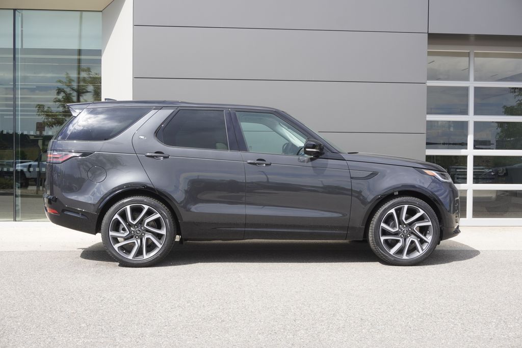 2025 Land Rover Discovery SE photo 6