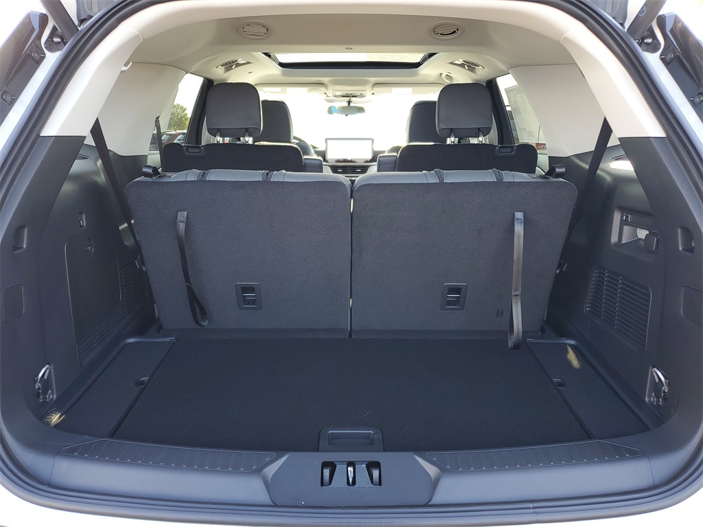 2025 Ford Explorer photo 25