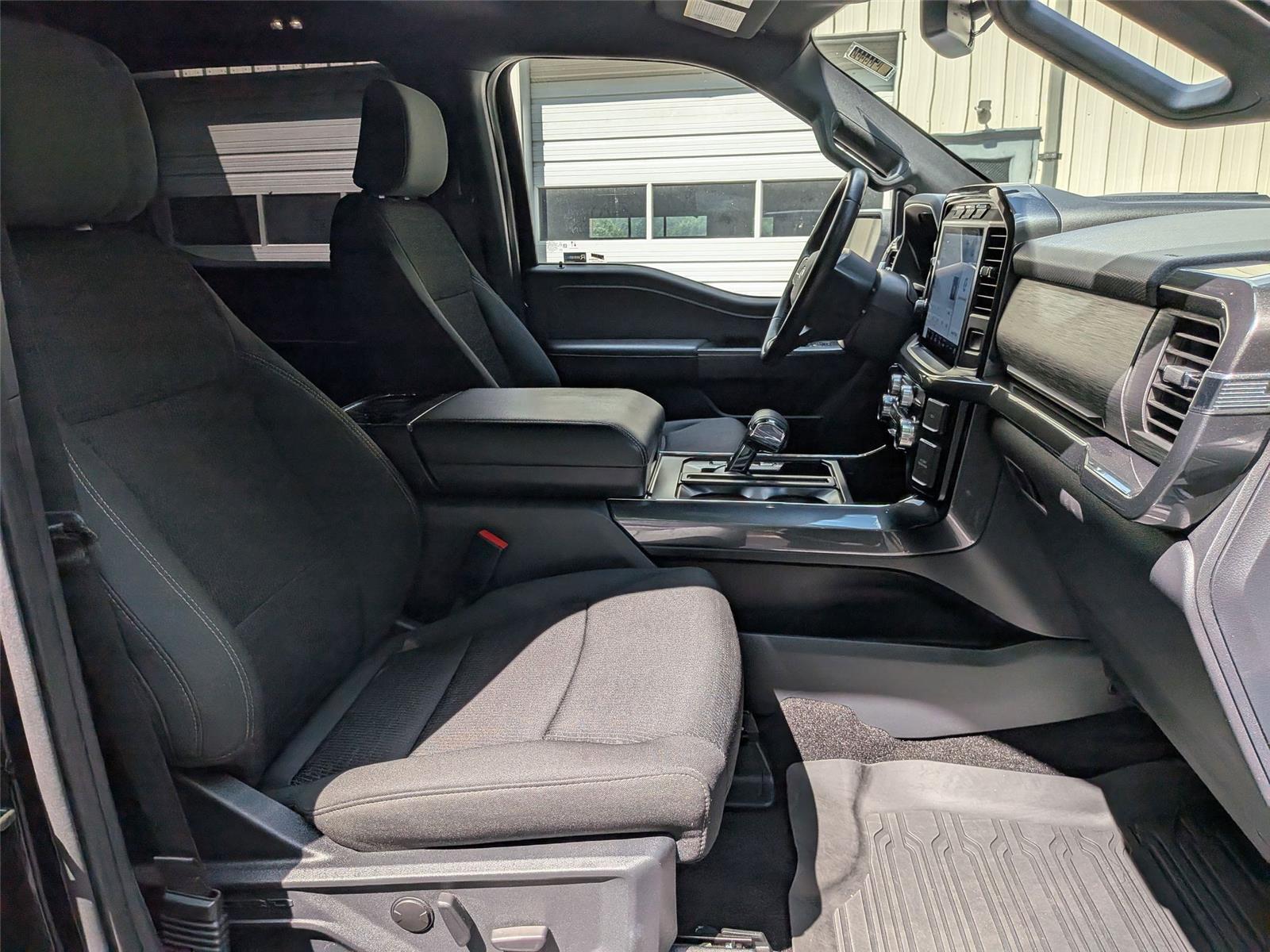 2022 Ford F-150 XLT photo 32