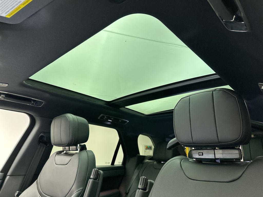 2025 Land Rover Range Rover Sport SE photo 10