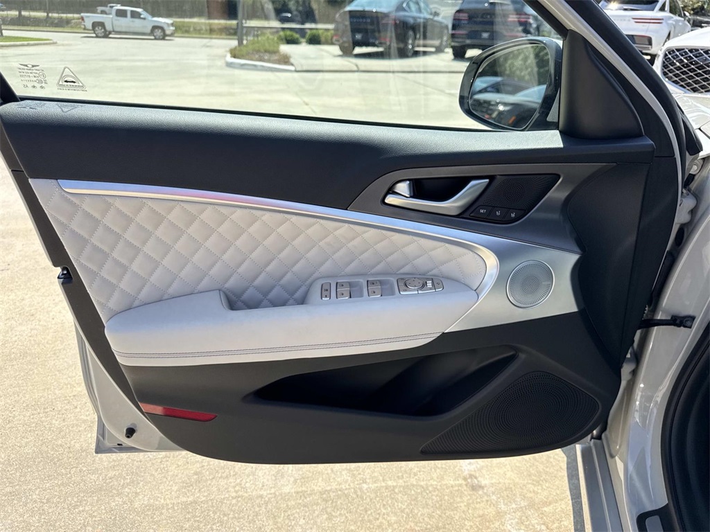 2025 Genesis G70 3.3T Sport Prestige photo 17