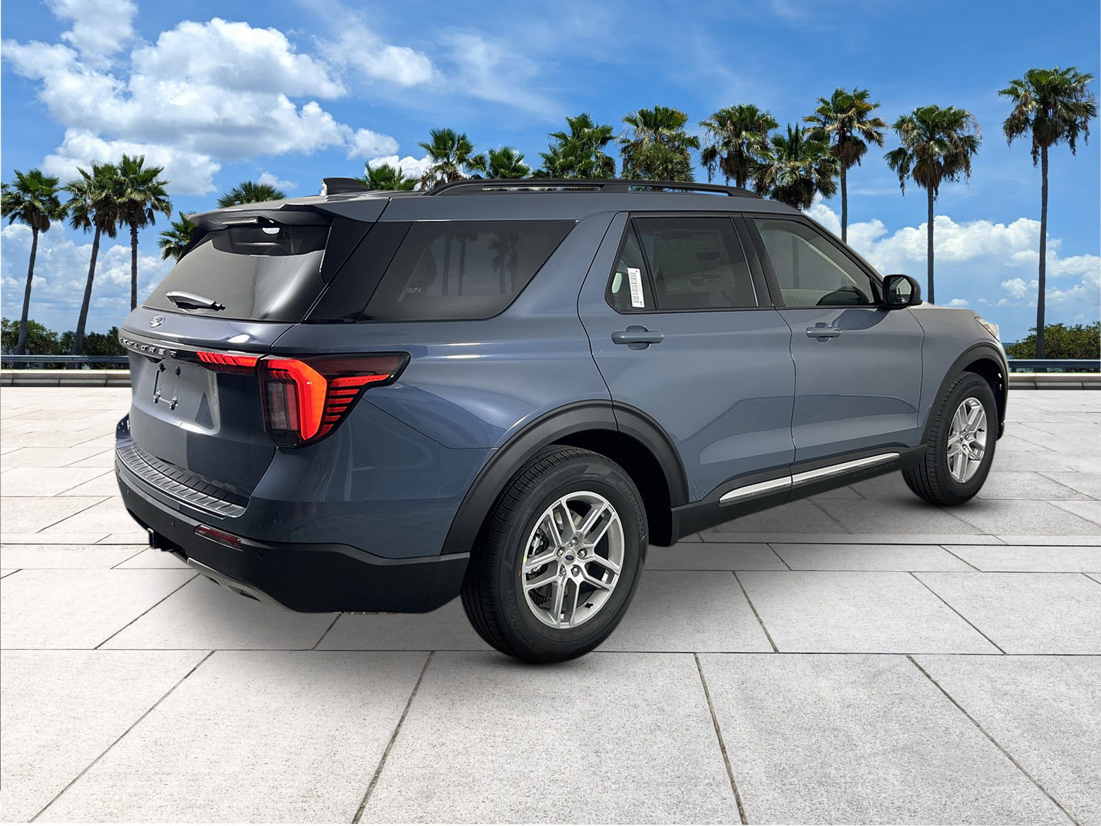 2025 Ford Explorer photo 8