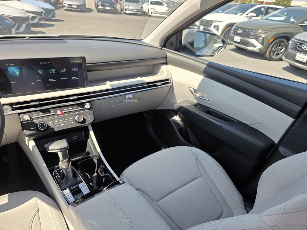 2025 Hyundai Tucson SE photo 16