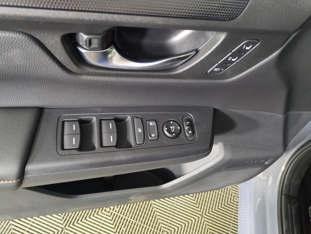 2026 Honda CR-V Hybrid Sport-L photo 11