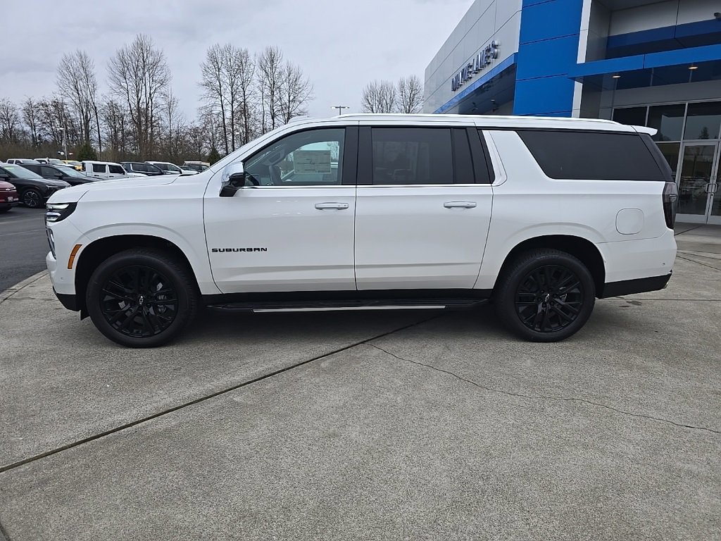 2025 Chevrolet Suburban Premier photo 2