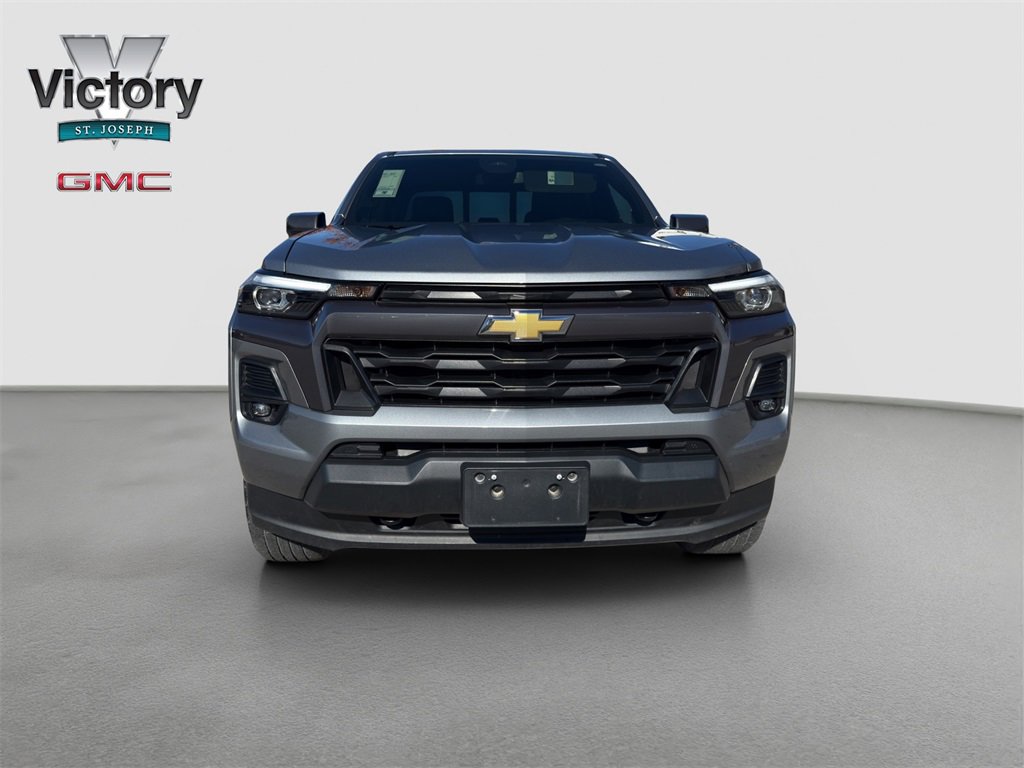 2023 Chevrolet Colorado LT photo 3