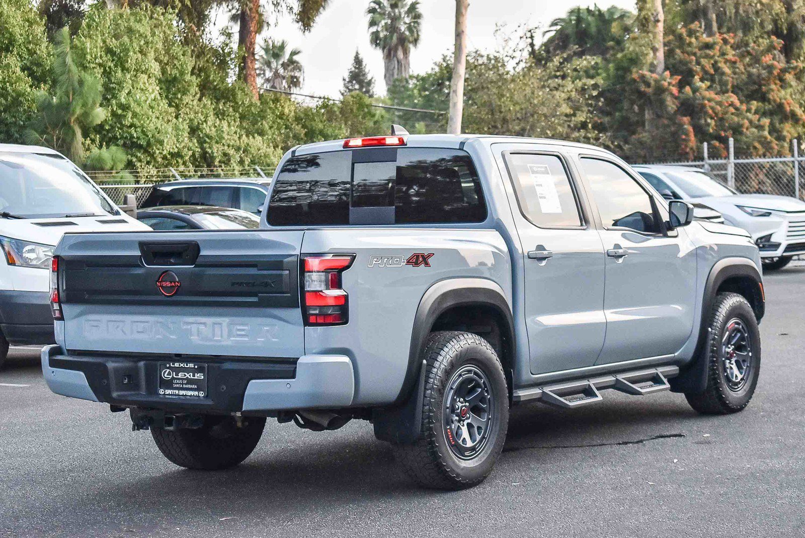 2025 Nissan Frontier PRO-4X Crew Cab photo 3