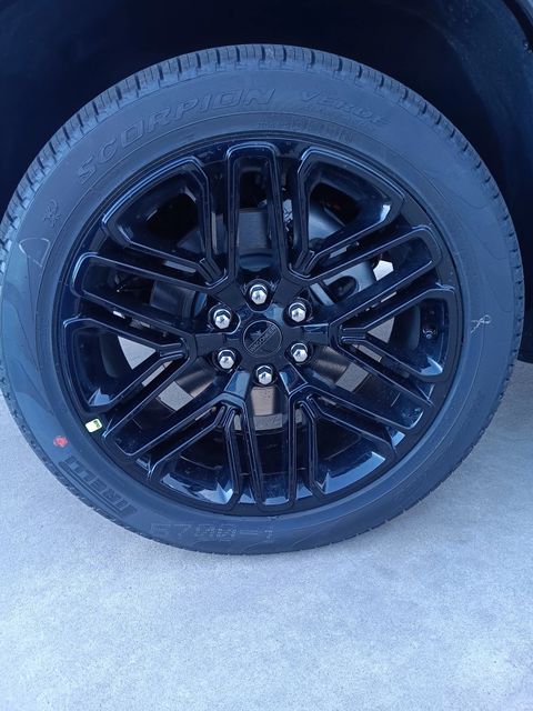 2025 Jeep Wagoneer L Series II Carbide photo 23