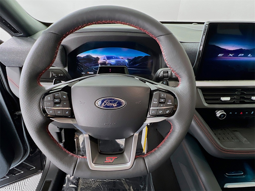 2025 Ford Explorer ST photo 6