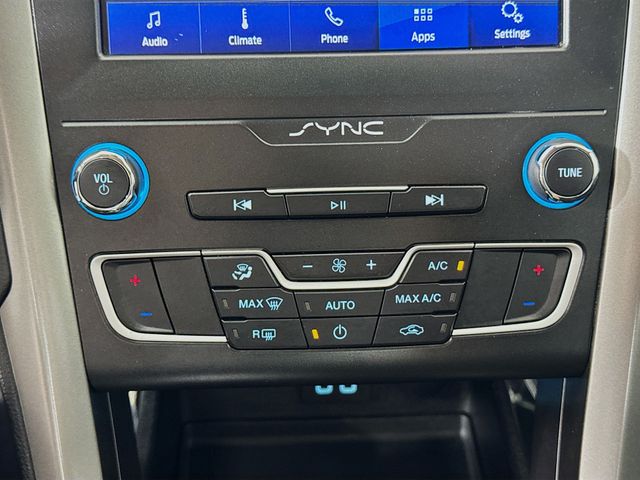 2020 Ford Fusion SE photo 15