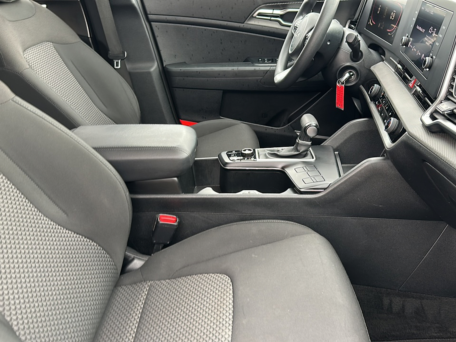 2023 Kia Sportage LX photo 11