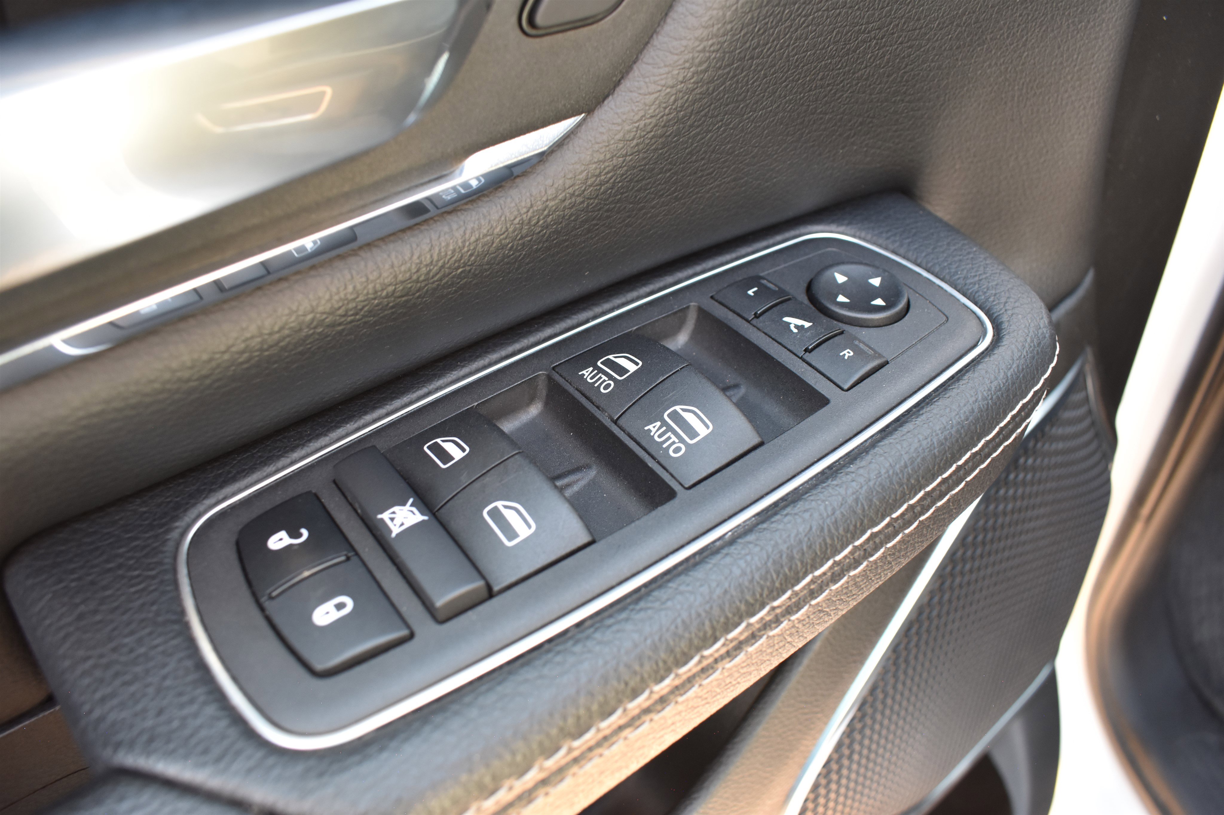 2024 Ram 1500 Laramie photo 9