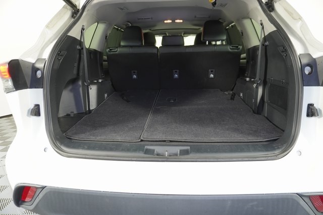 2020 Toyota Highlander XLE photo 32