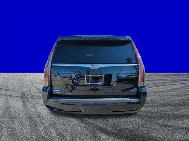 2018 Cadillac Escalade Premium Luxury photo 4