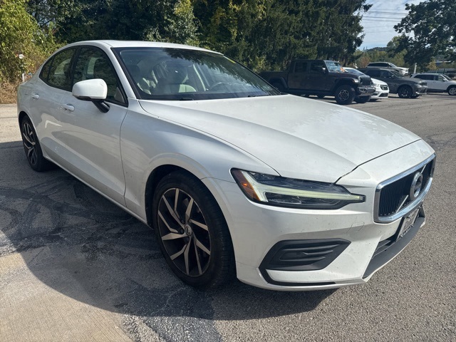 2020 Volvo S60 T6 Momentum photo 5