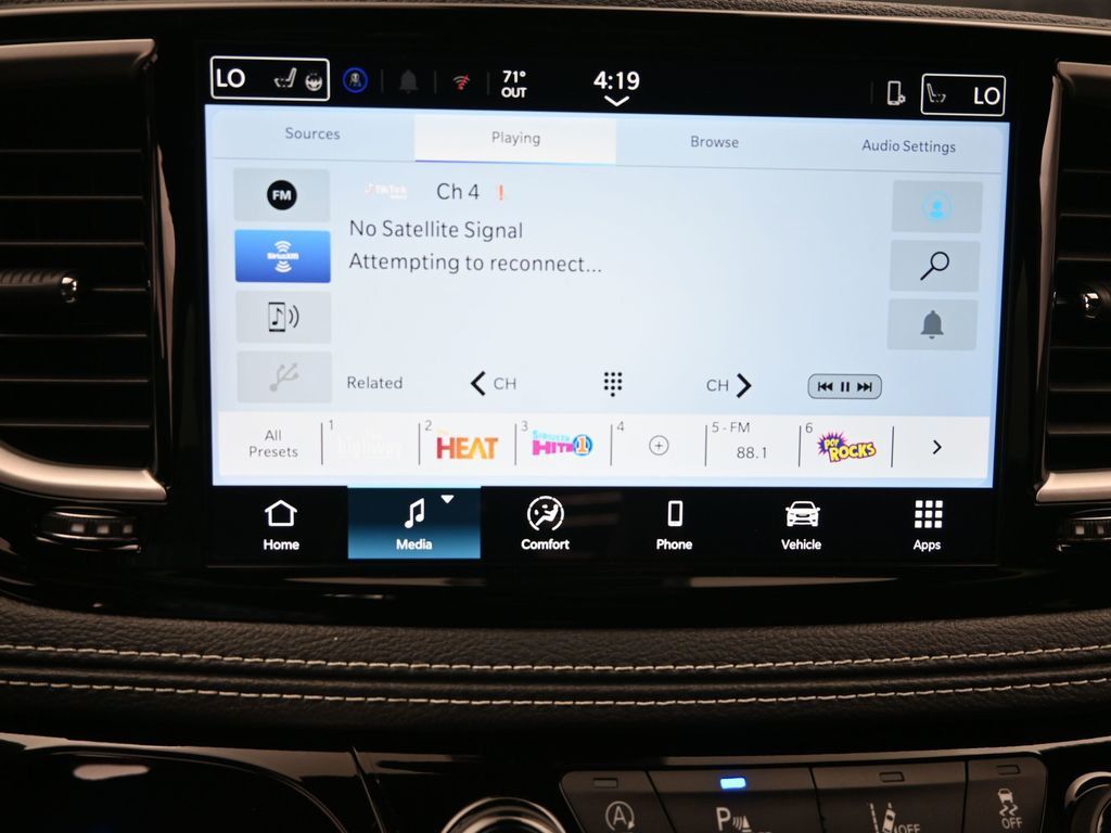 2026 Chrysler Pacifica photo 14