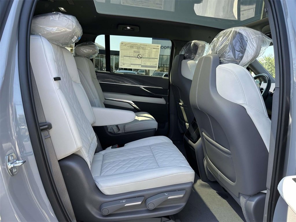 2026 Cadillac Escalade IQ Sport photo 11