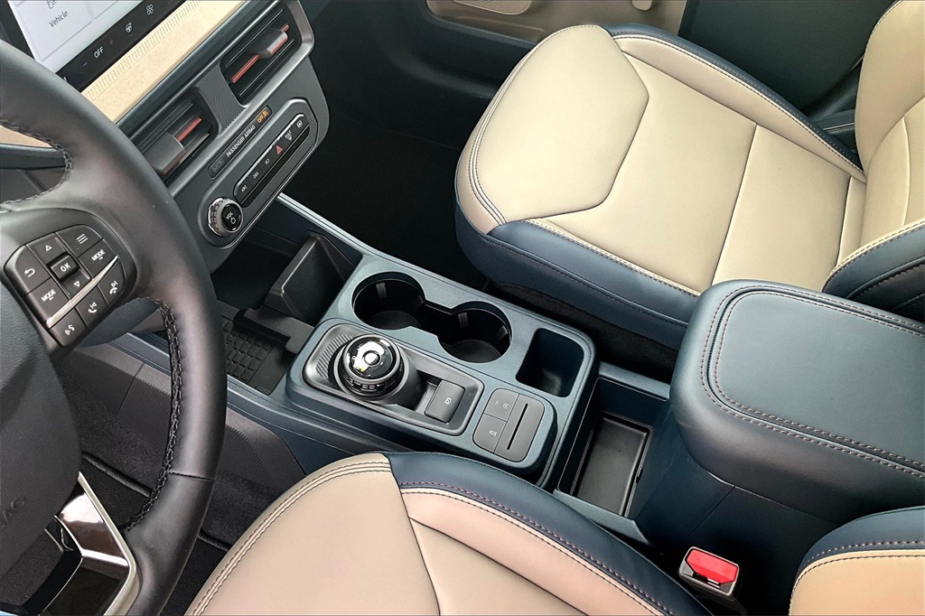 2025 Ford Maverick Lariat photo 8