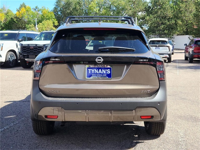 2025 Nissan Kicks SV photo 3