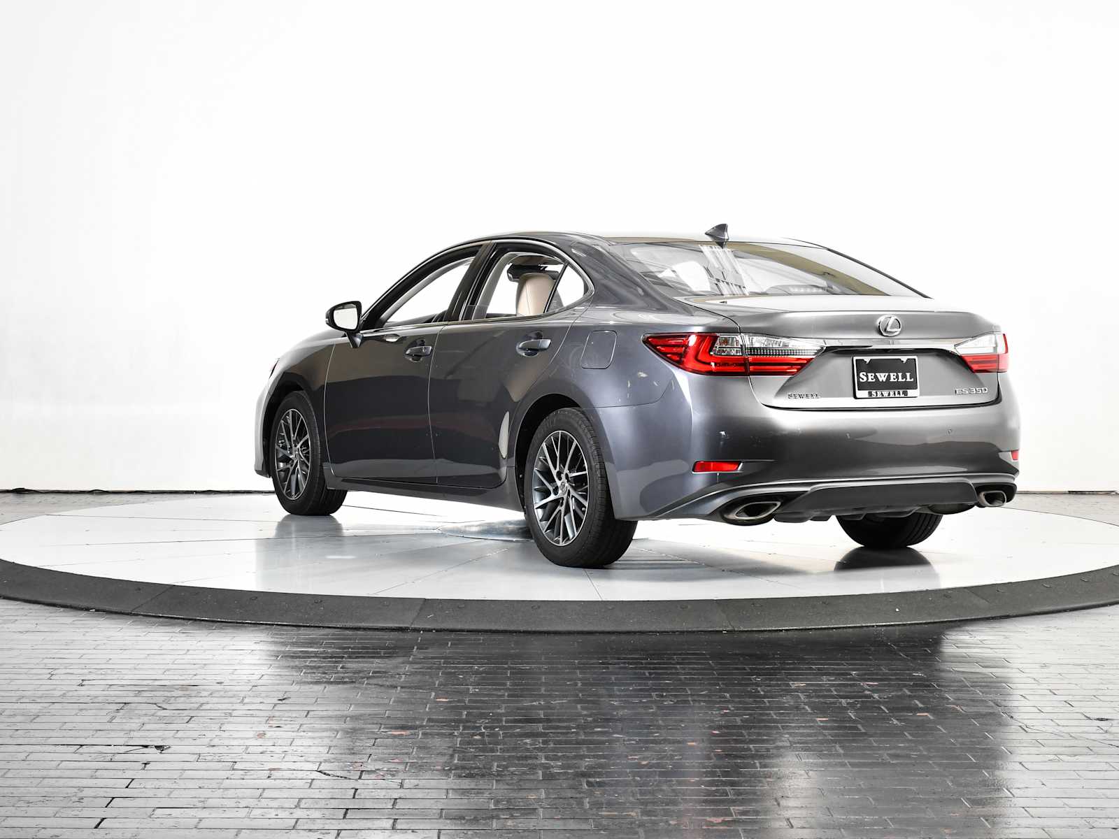 2017 Lexus ES 350 photo 3