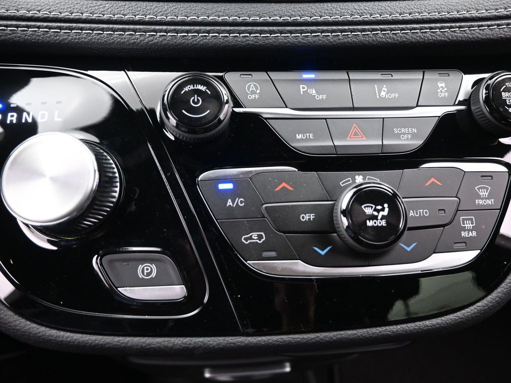2026 Chrysler Pacifica photo 15