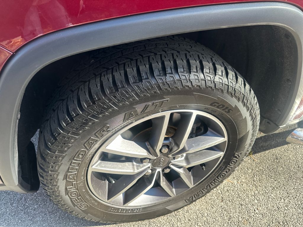 2021 Jeep Grand Cherokee Limited photo 2