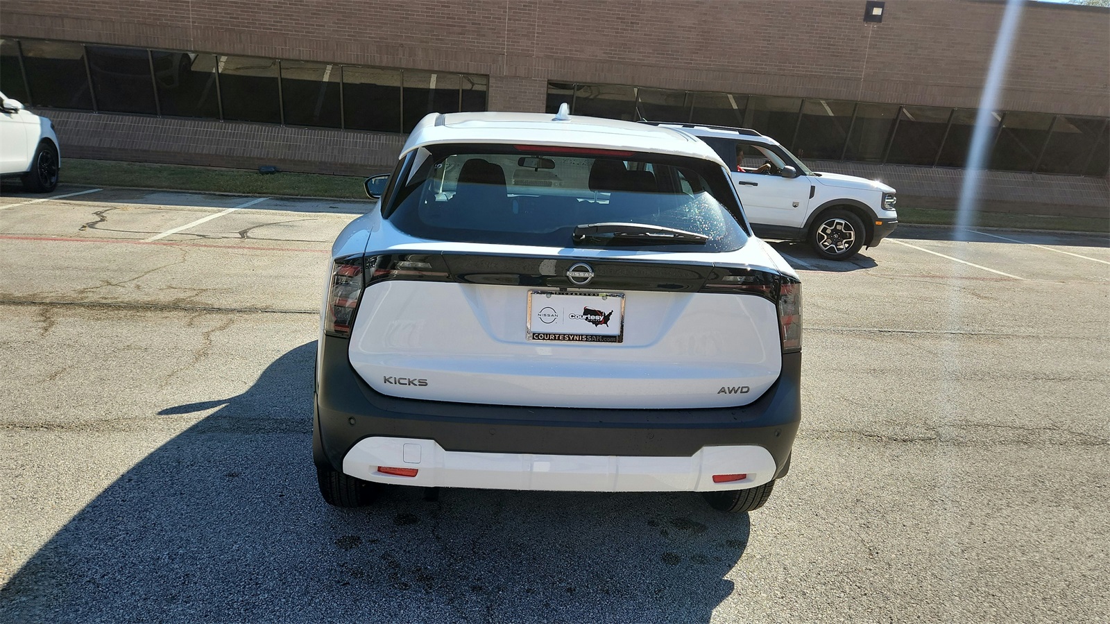 2025 Nissan Kicks S photo 4