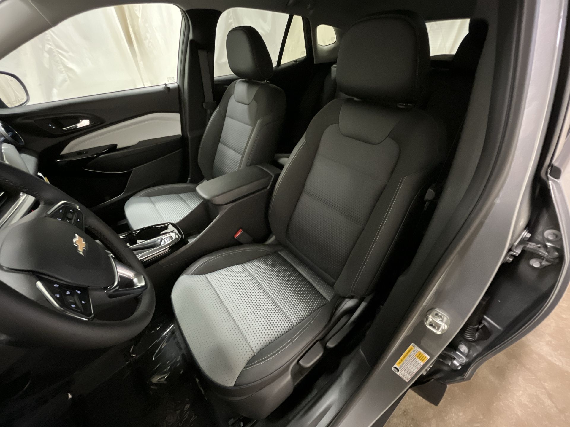 2025 Chevrolet Trax LT photo 10