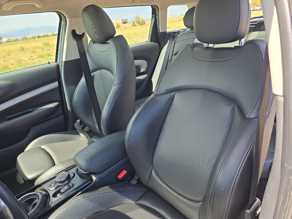 2017 Mini Clubman Base S ALL4 photo 12