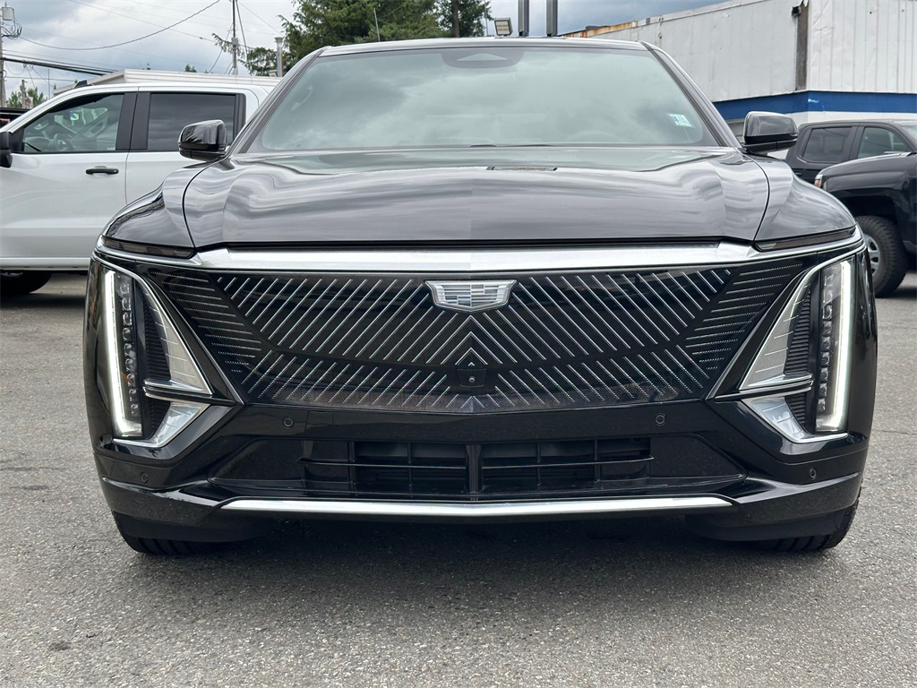 2024 Cadillac Lyriq Luxury photo 3