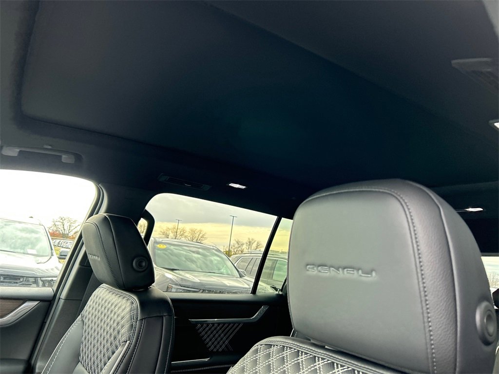 2026 GMC ACADIA - Image 26