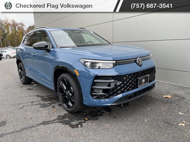 2026 Volkswagen Tiguan SE R-LINE BLACK's photo