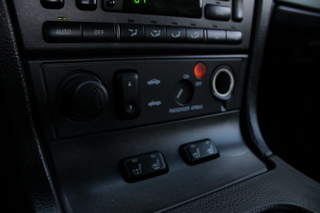 2005 Ford Thunderbird Base photo 5