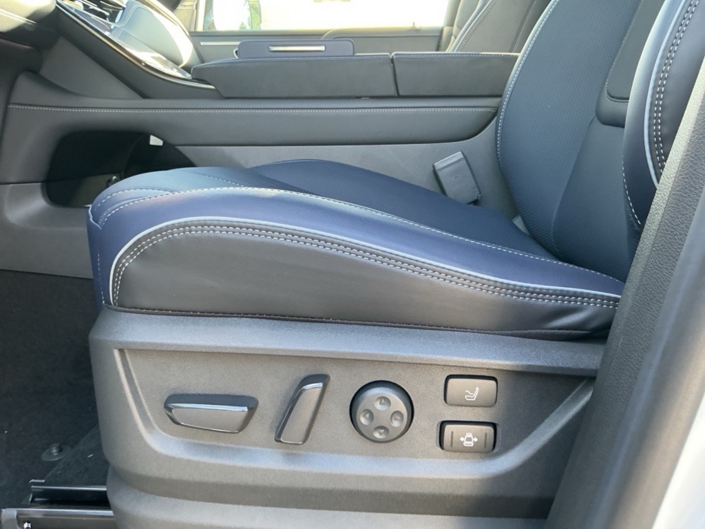 2026 Infiniti QX80 Sensory photo 21