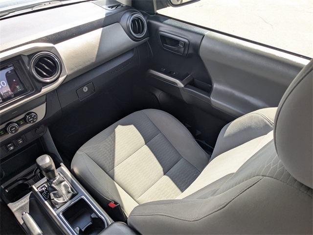 2019 Toyota Tacoma SR5 photo 17