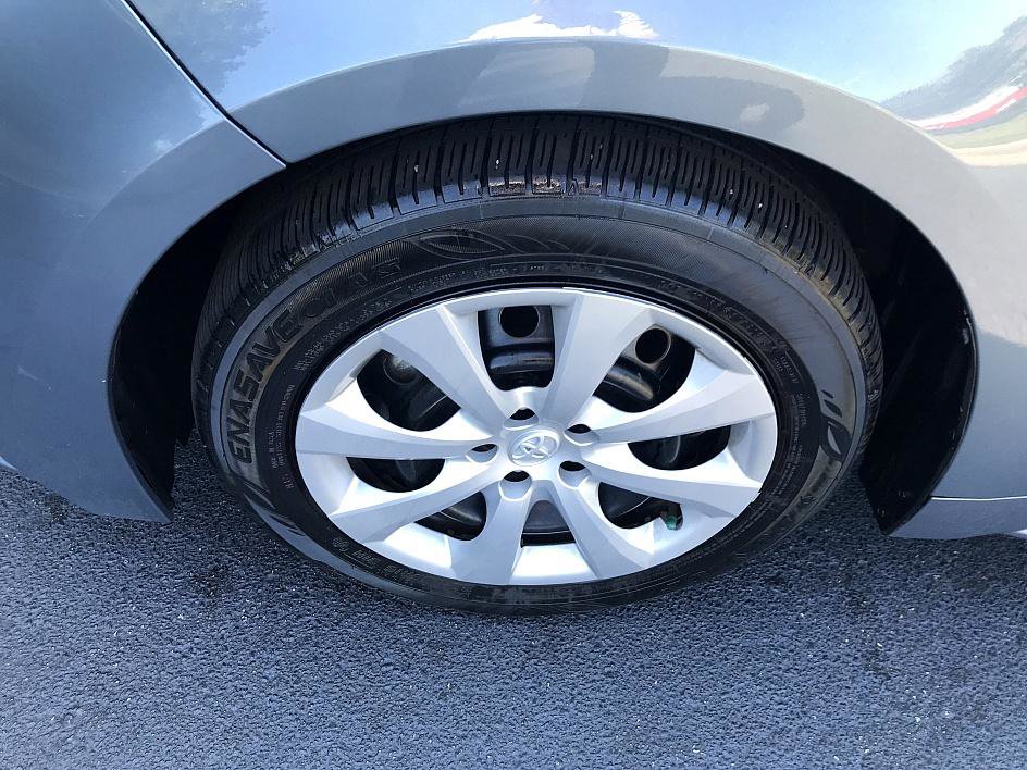2023 Toyota Corolla LE photo 8