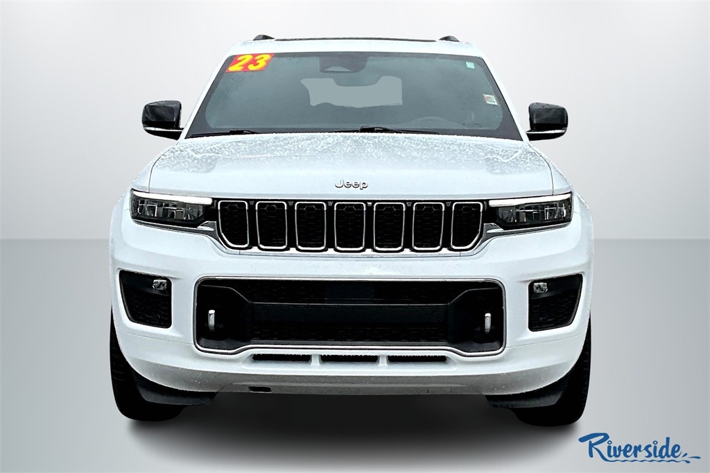 2023 Jeep Grand Cherokee Overland photo 2