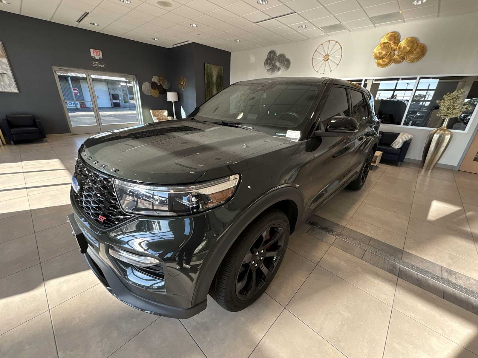 2022 Ford Explorer ST photo 7
