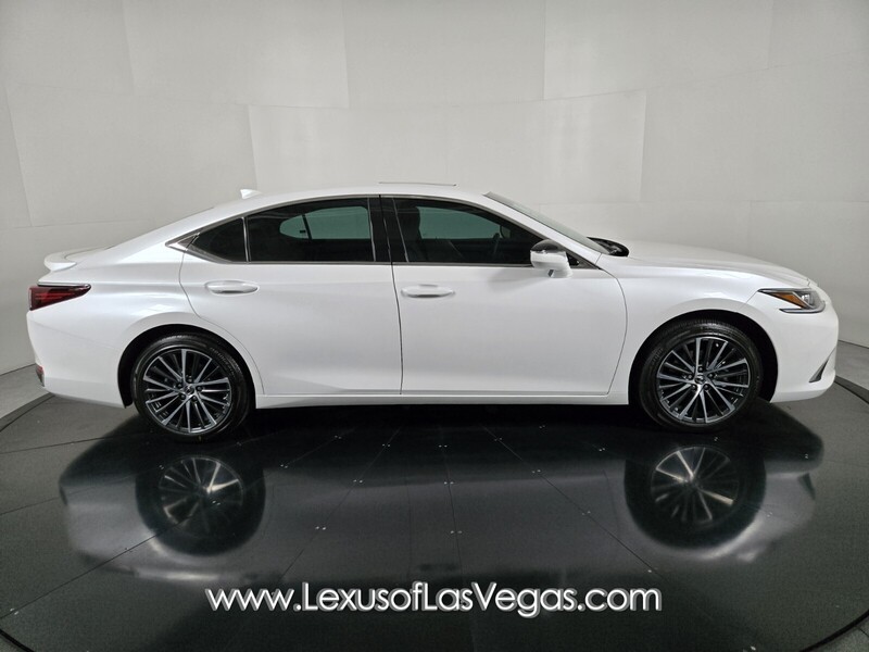 2025 Lexus ES 300 photo 2